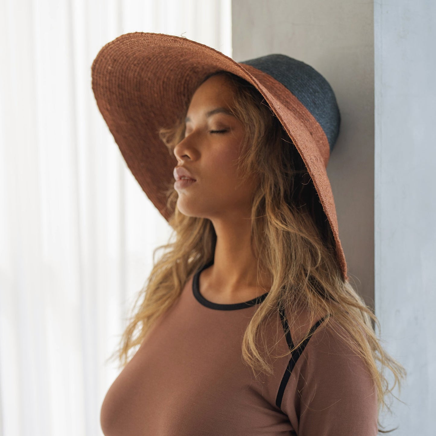 Pure Elegance | RIRI DUO Jute Handwoven Straw Hat in Burnt Sienna & Black