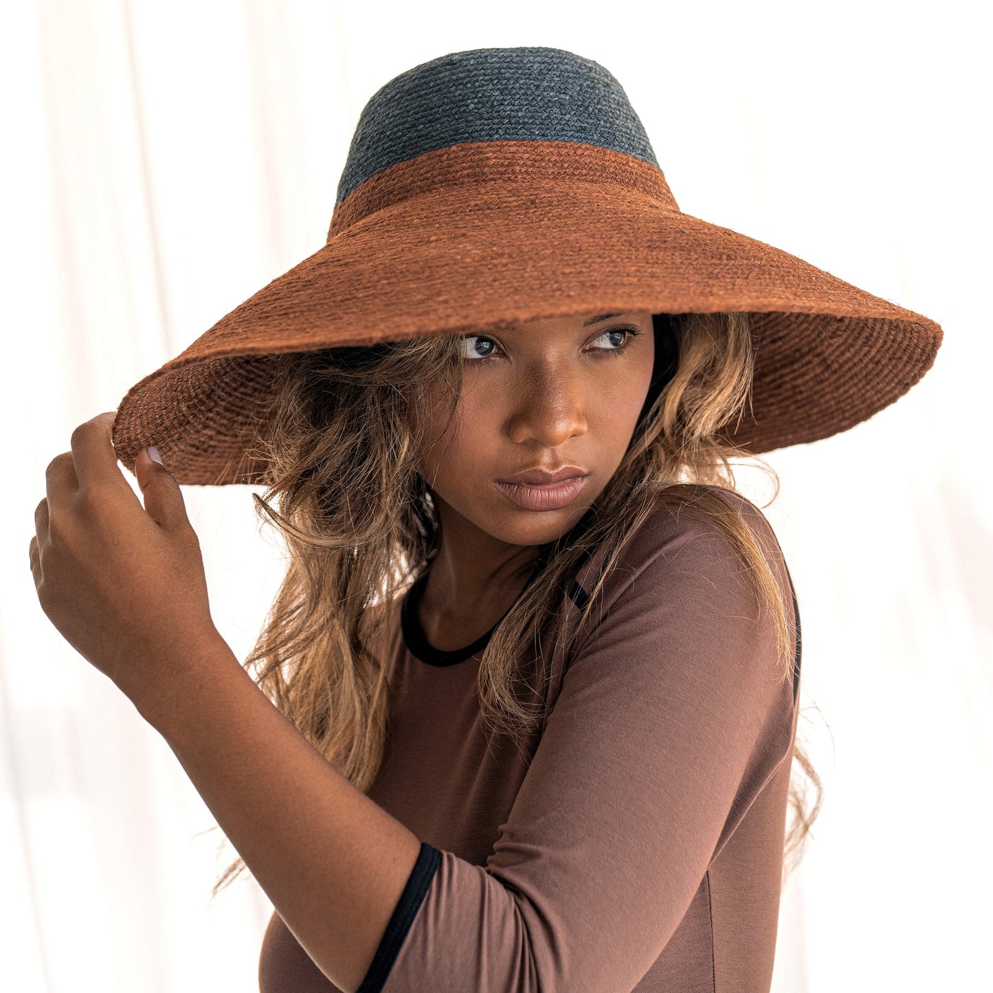 Pure Elegance | RIRI DUO Jute Handwoven Straw Hat in Burnt Sienna & Black