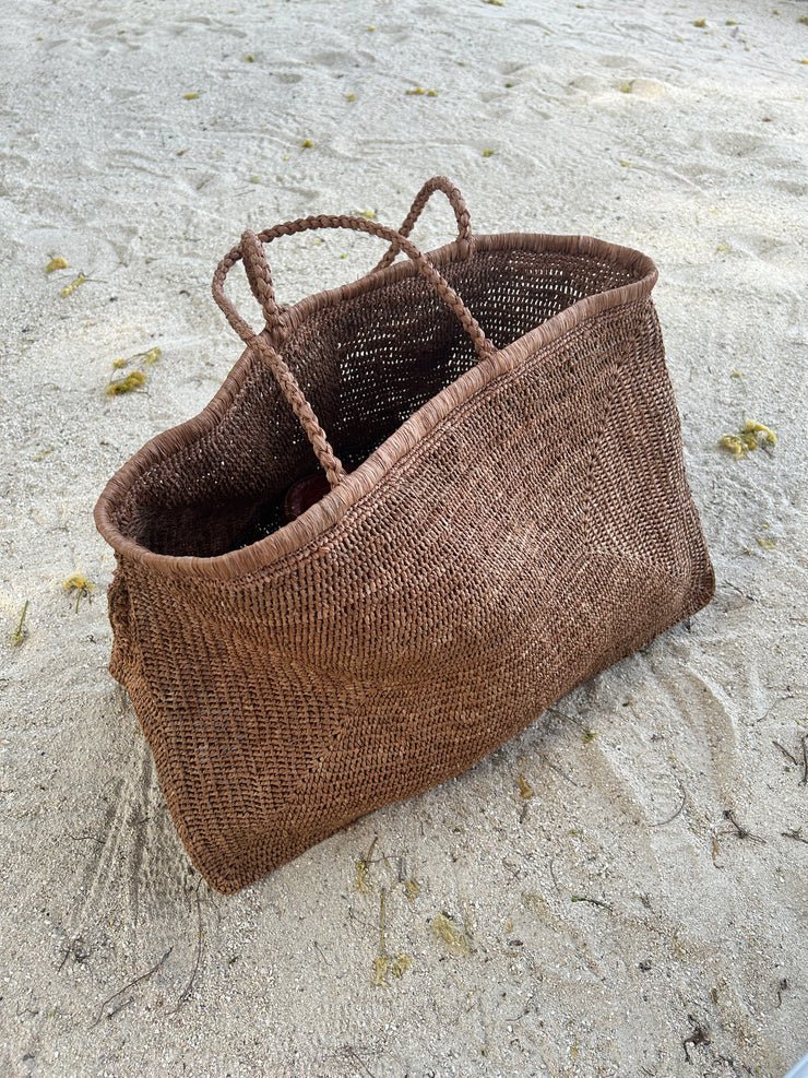 Pure Elegance | Clipa (XXL) Raffia Beach Tote Bag | Handmade in Madagascar